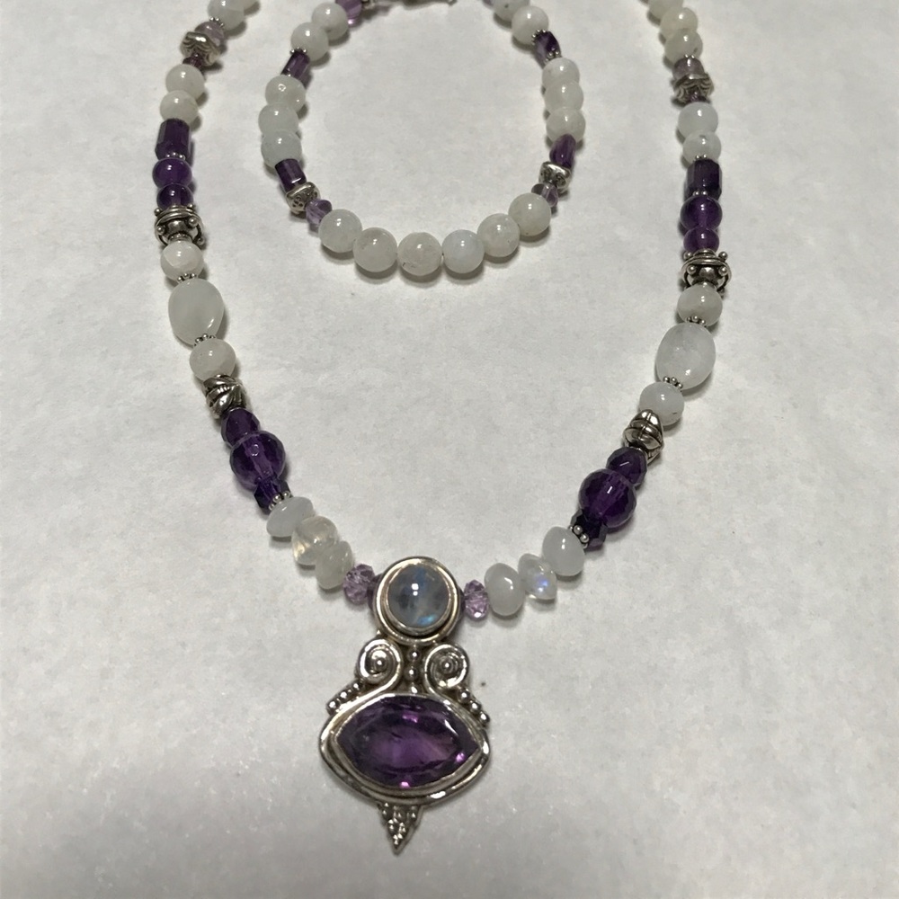 Elegant Purple and White Beaded Necklace and Bracelet Set